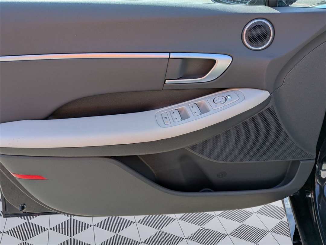 2026 Hyundai Sonata SEL Sport - Image 10