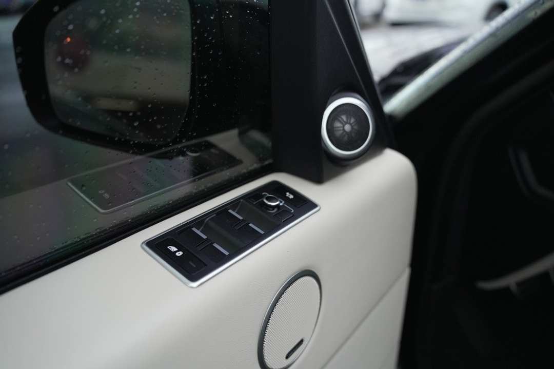 2015 Land Rover Range Rover 5.0L V8 Supercharged - Image 16