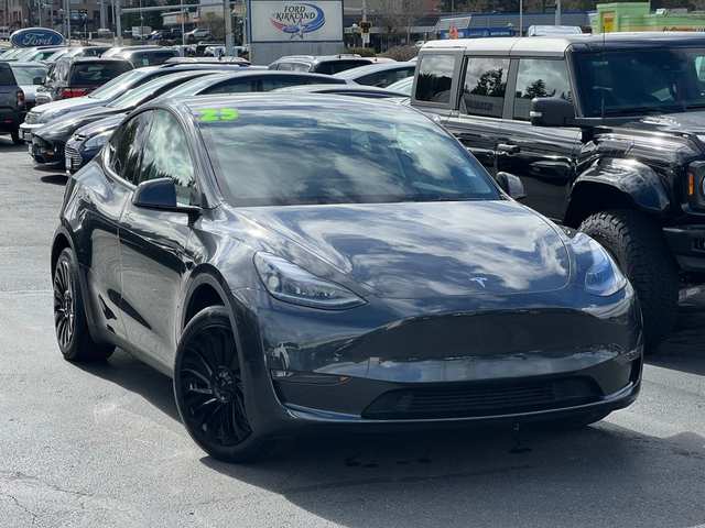 2025 Tesla Model Y Long Range