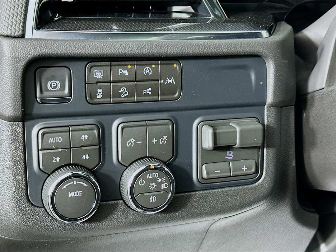 2026 Chevrolet Suburban RST - Image 10