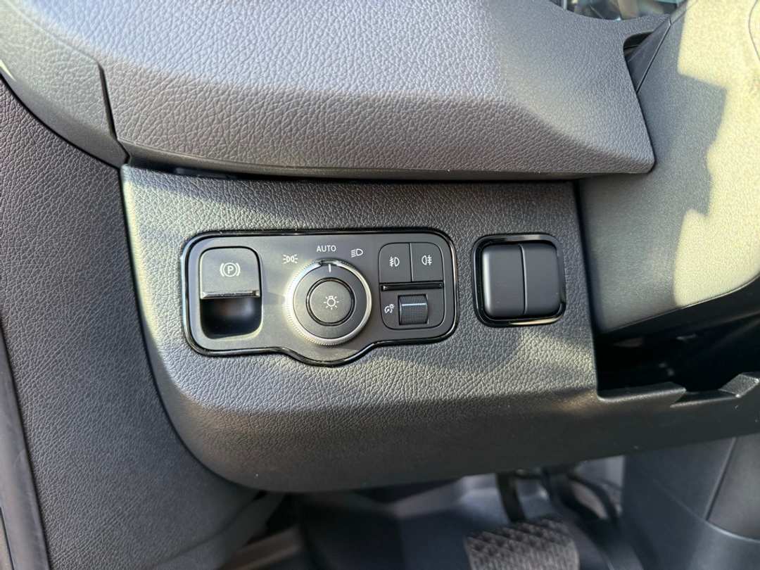 2025 Mercedes-Benz Sprinter 2500 Passenger 144 WB - Image 18