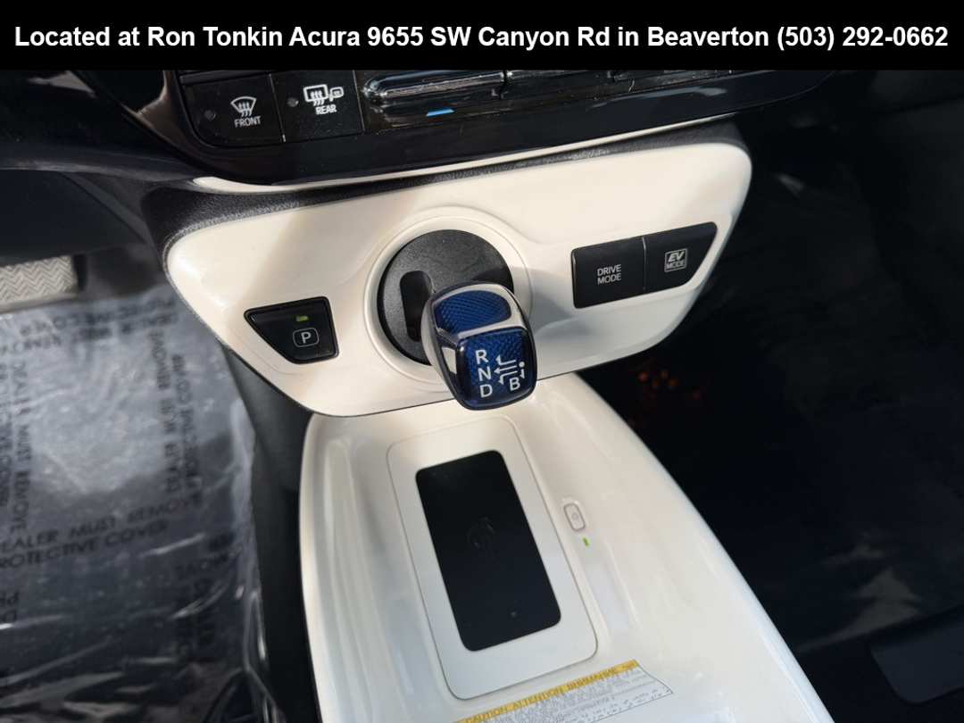 2017 Toyota Prius Three - Image 23