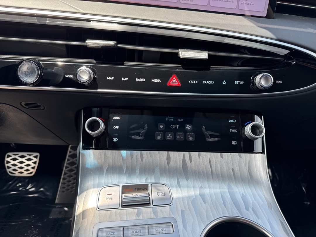 2026 Genesis Electrified Gv70 - Image 27