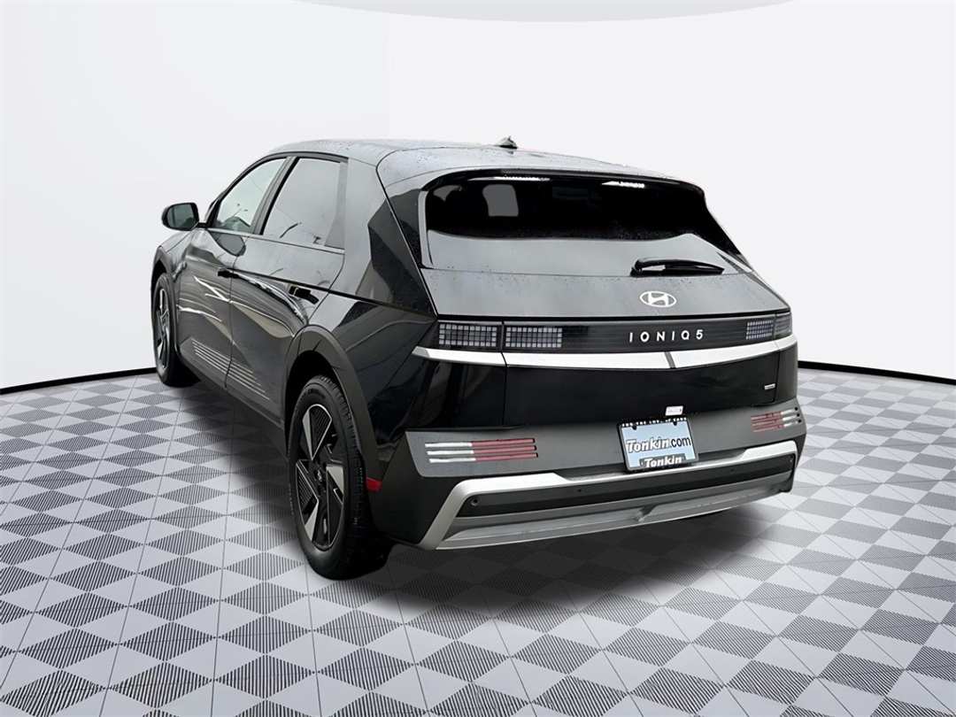 2026 Hyundai Ioniq 5 SE - Image 5