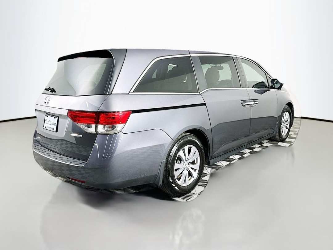 2017 Honda Odyssey SE - Image 8