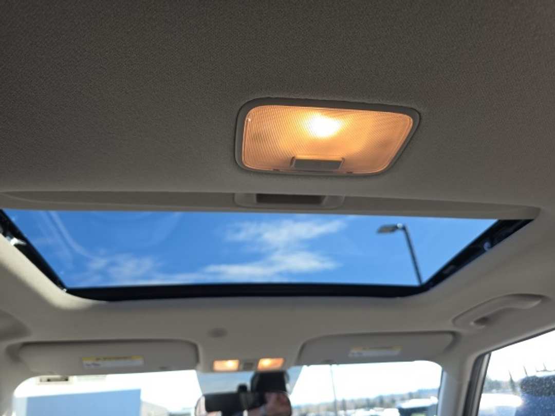 2025 Hyundai Venue SEL - Image 29