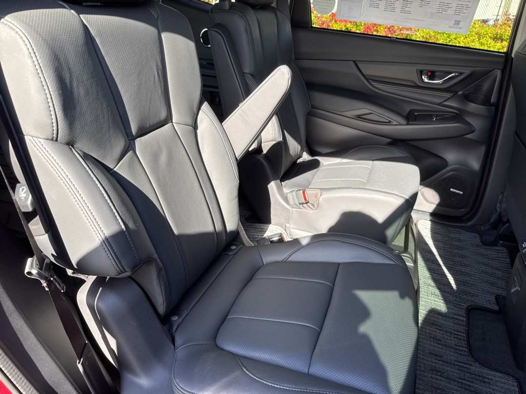 2025 Subaru Ascent Onyx Edition Touring - Image 27