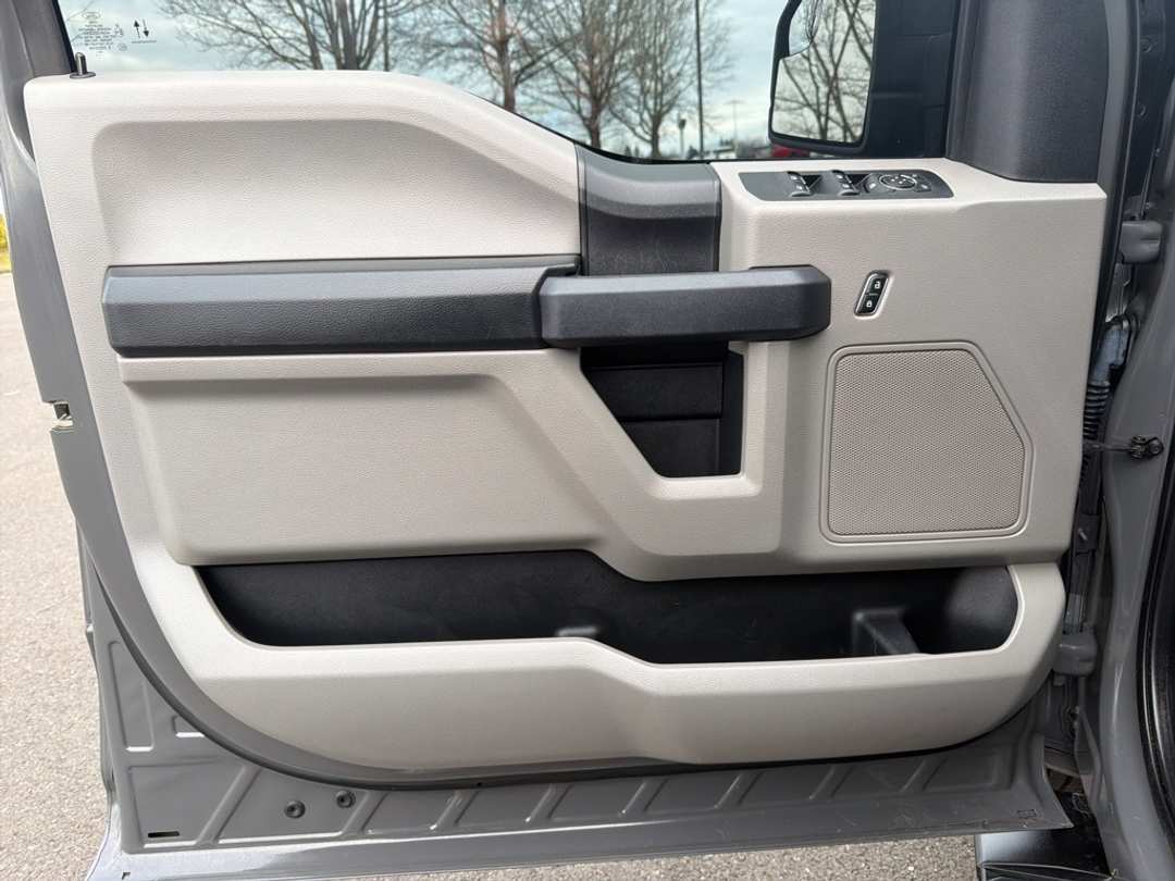 2020 Ford F-150 XL - Image 12