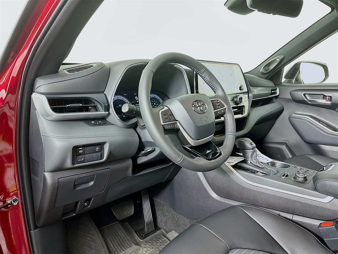 2026 Toyota Highlander XSE - Image 9