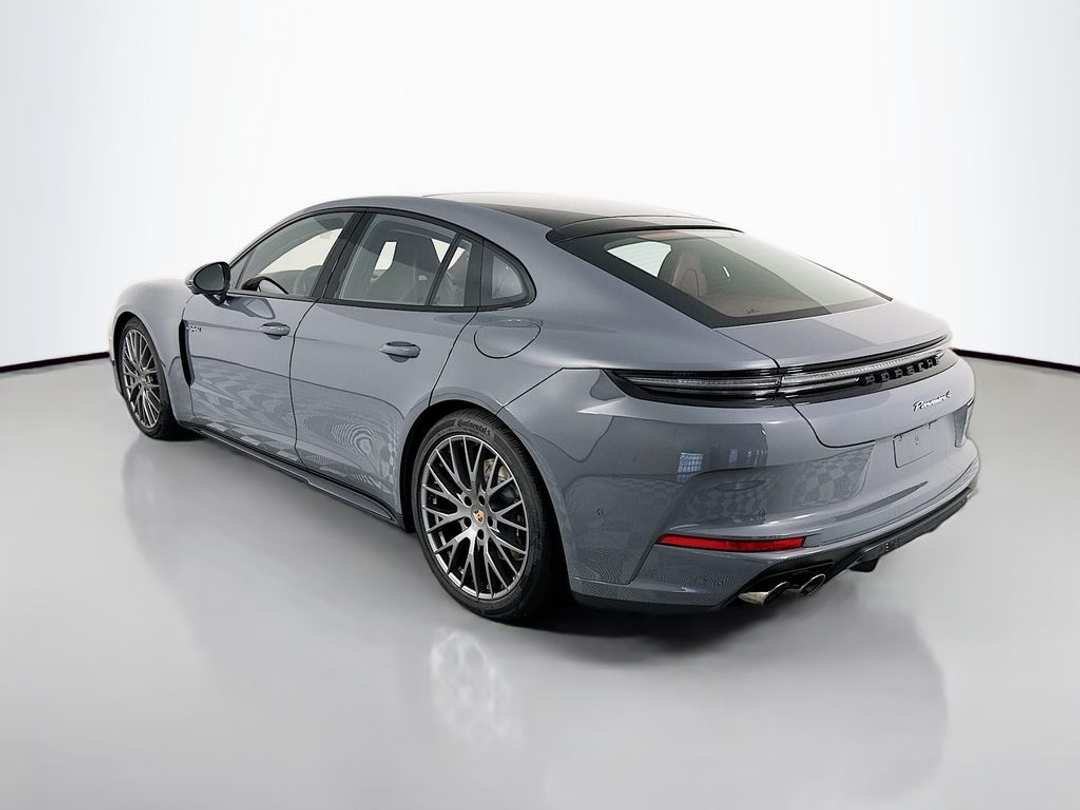 2026 Porsche Panamera E-Hybrid 4 - Image 3