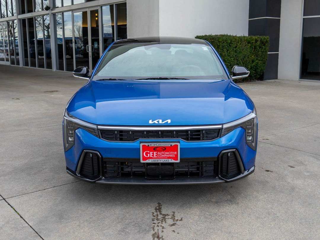 2025 Kia K4 GTLine - Image 2