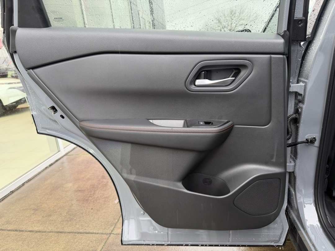 2026 Nissan Rogue Rock Creek - Image 29
