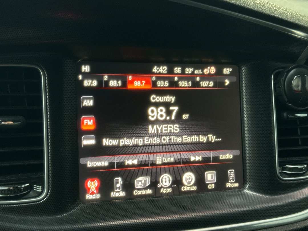 2015 Dodge Charger R/T - Image 16