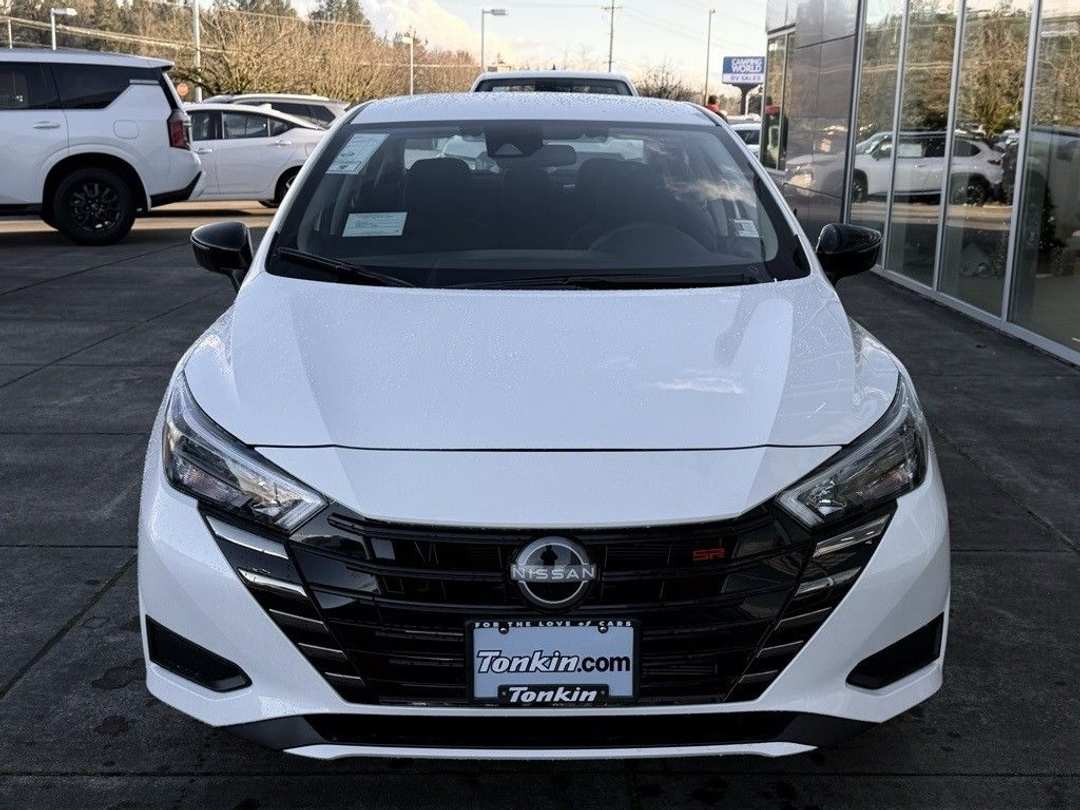 2025 Nissan Versa 1.6 SR - Image 3