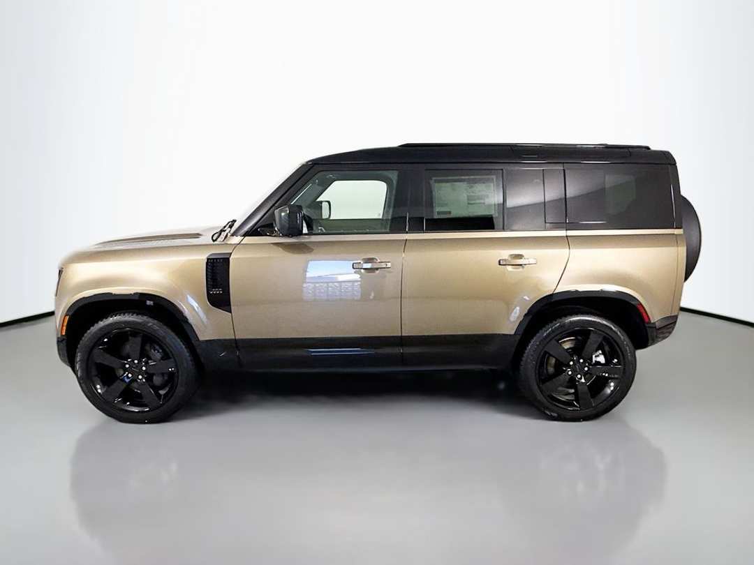 2026 Land Rover Defender 110 XDynamic SE - Image 2