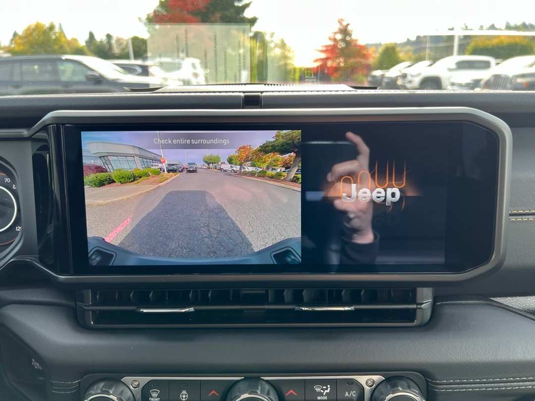 2025 Jeep Gladiator High Tide - Image 20