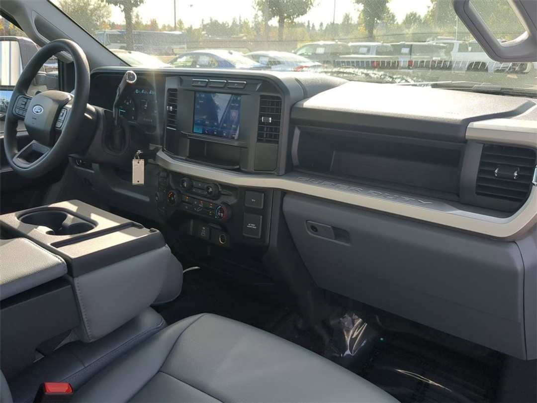 2024 Ford F-350Sd XL - Image 25