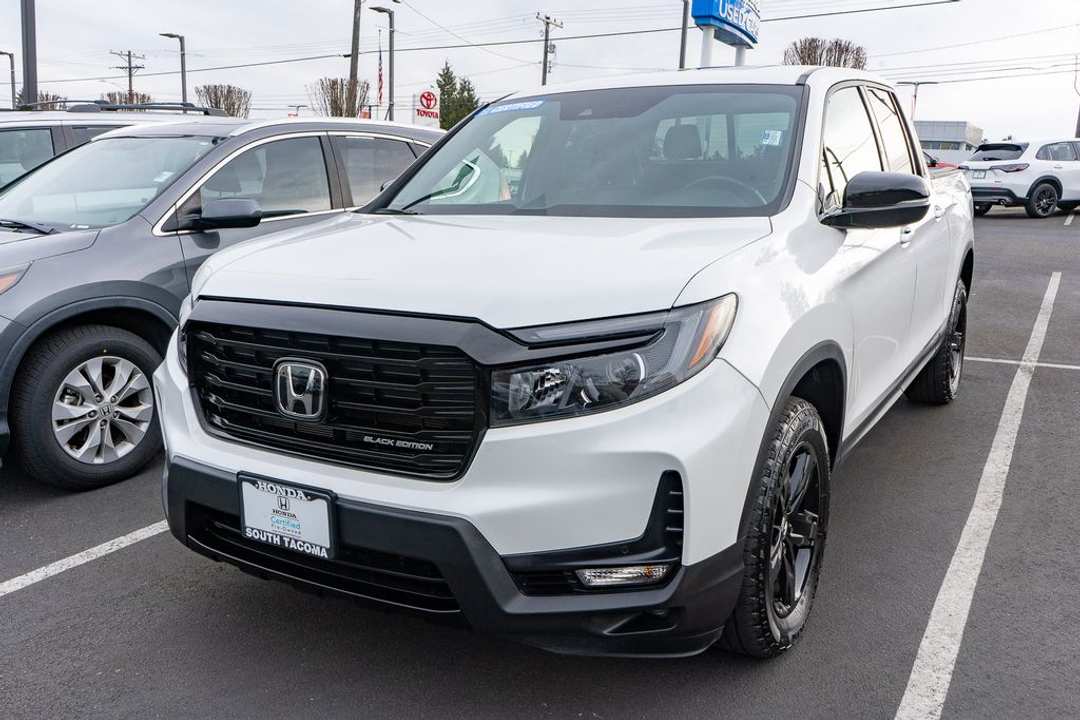 2023 Honda Ridgeline Black Edition - Image 3
