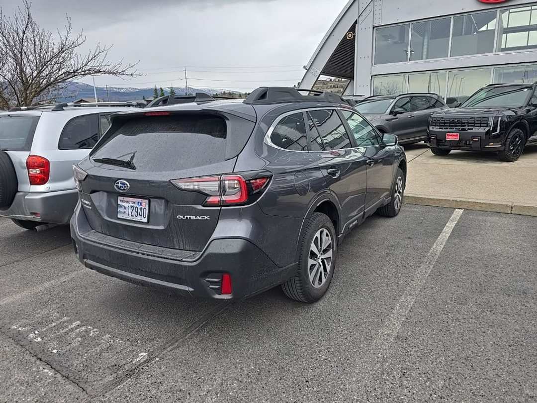2020 Subaru Outback Premium - Image 2