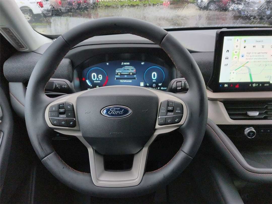 2026 Ford Explorer Active - Image 13