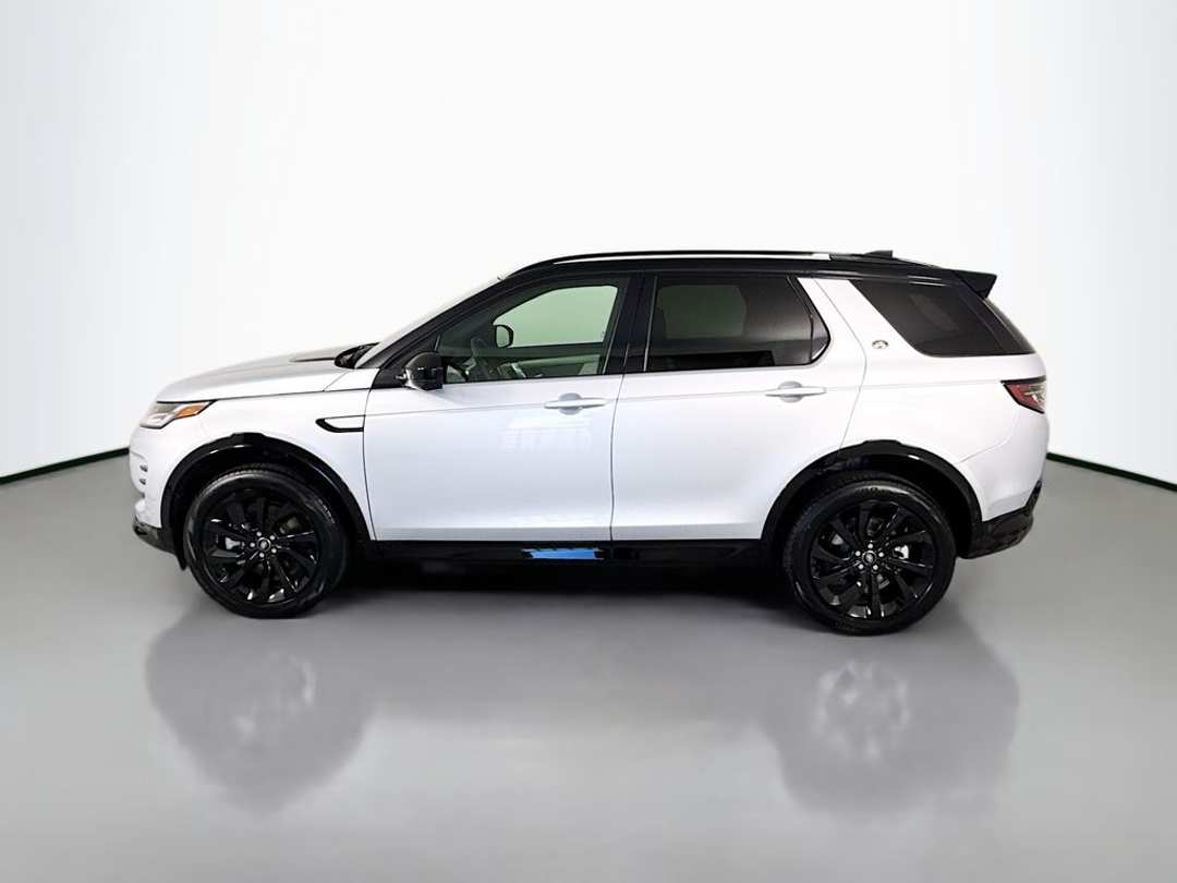 2025 Land Rover Discovery Sport SE - Image 2