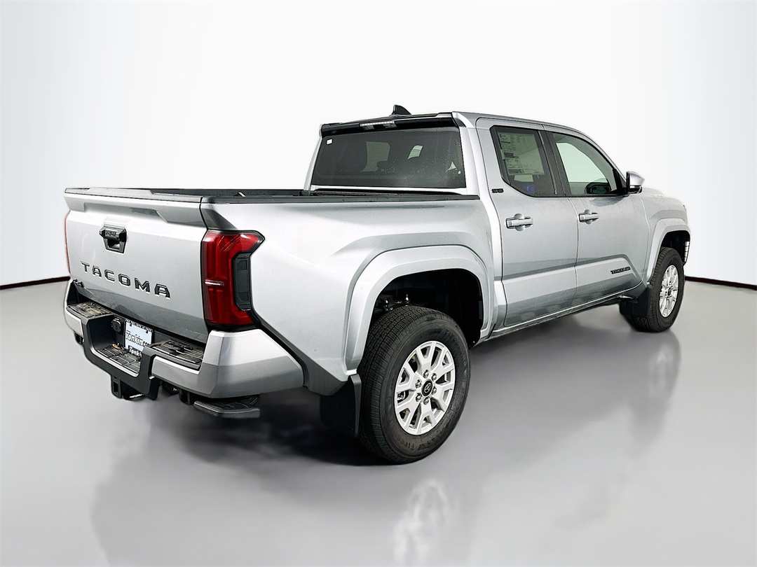 2025 Toyota Tacoma SR5 - Image 7