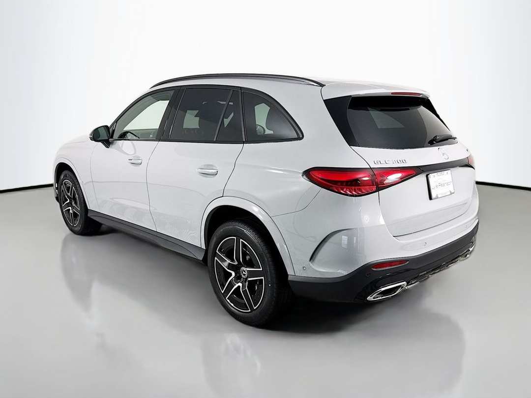 2026 Mercedes-Benz GLC GLC 300 - Image 3