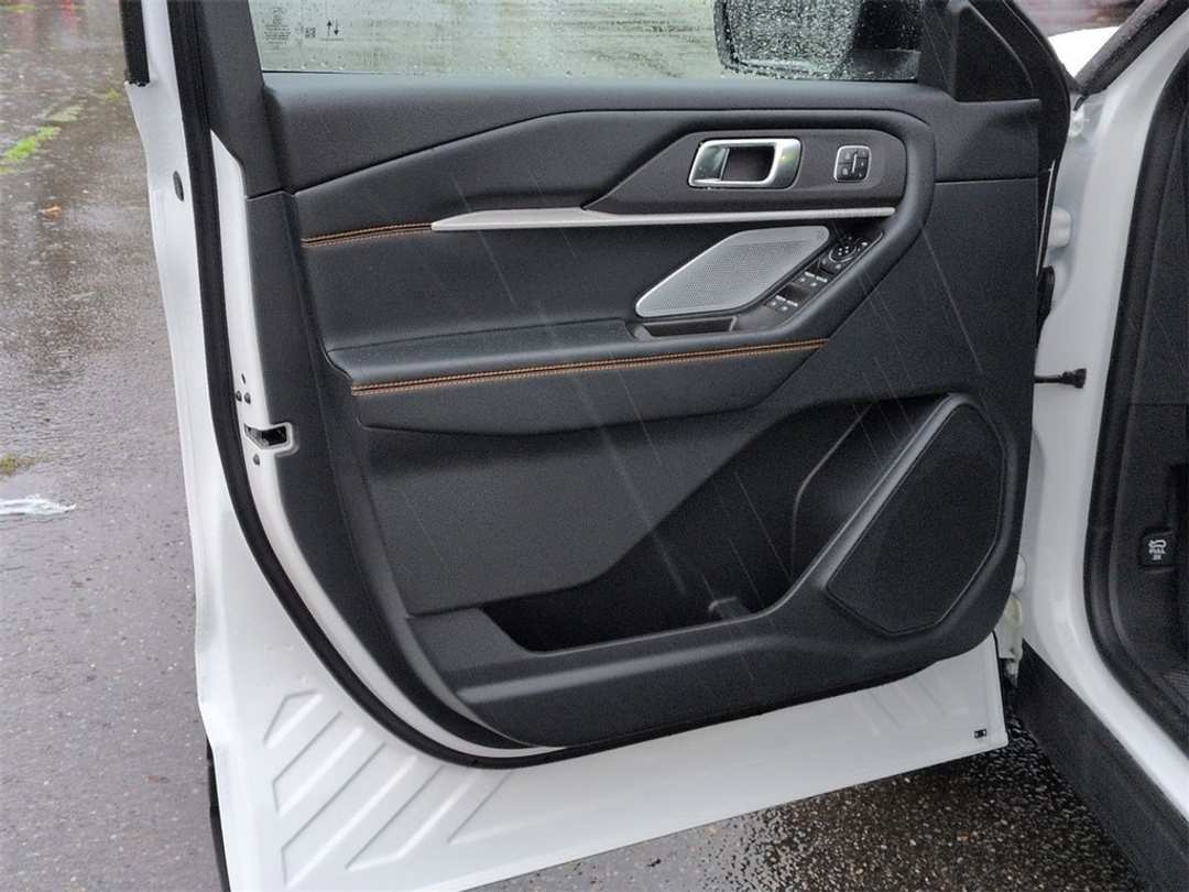 2026 Ford Explorer Tremor - Image 9