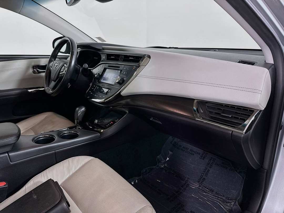 2018 Toyota Avalon XLE Premium - Image 32