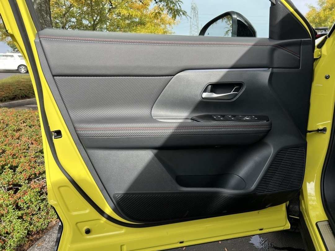 2026 Nissan Kicks SR - Image 10