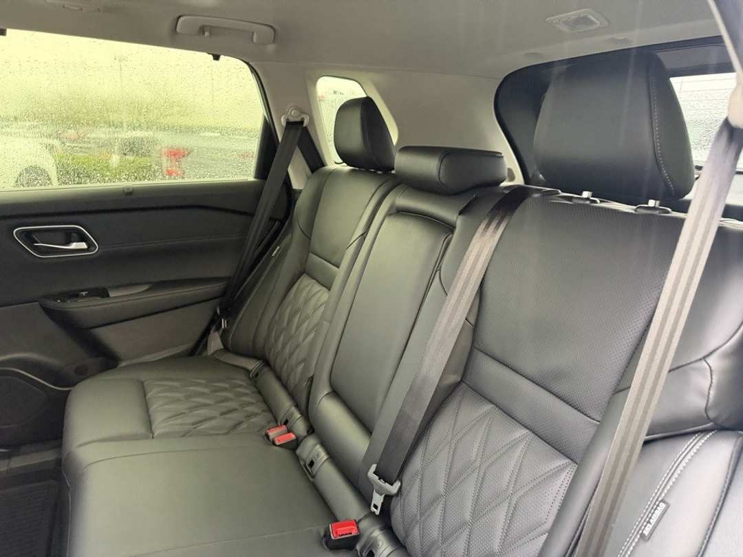 2026 Nissan Rogue Platinum - Image 31