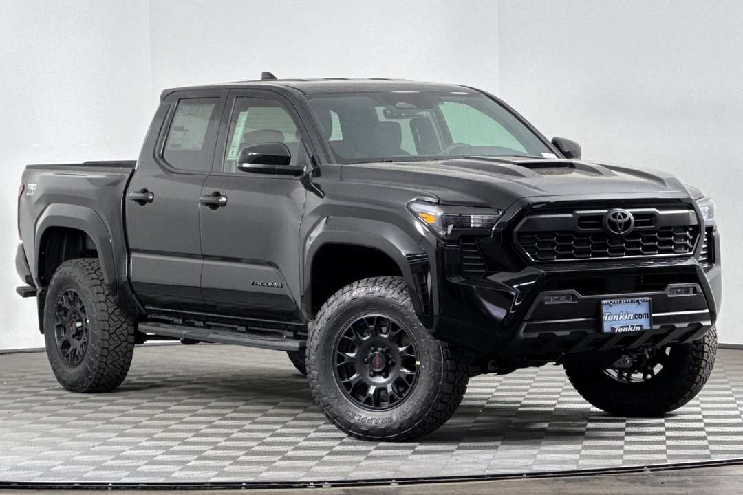 2025 Toyota Tacoma TRD Sport - Image 2