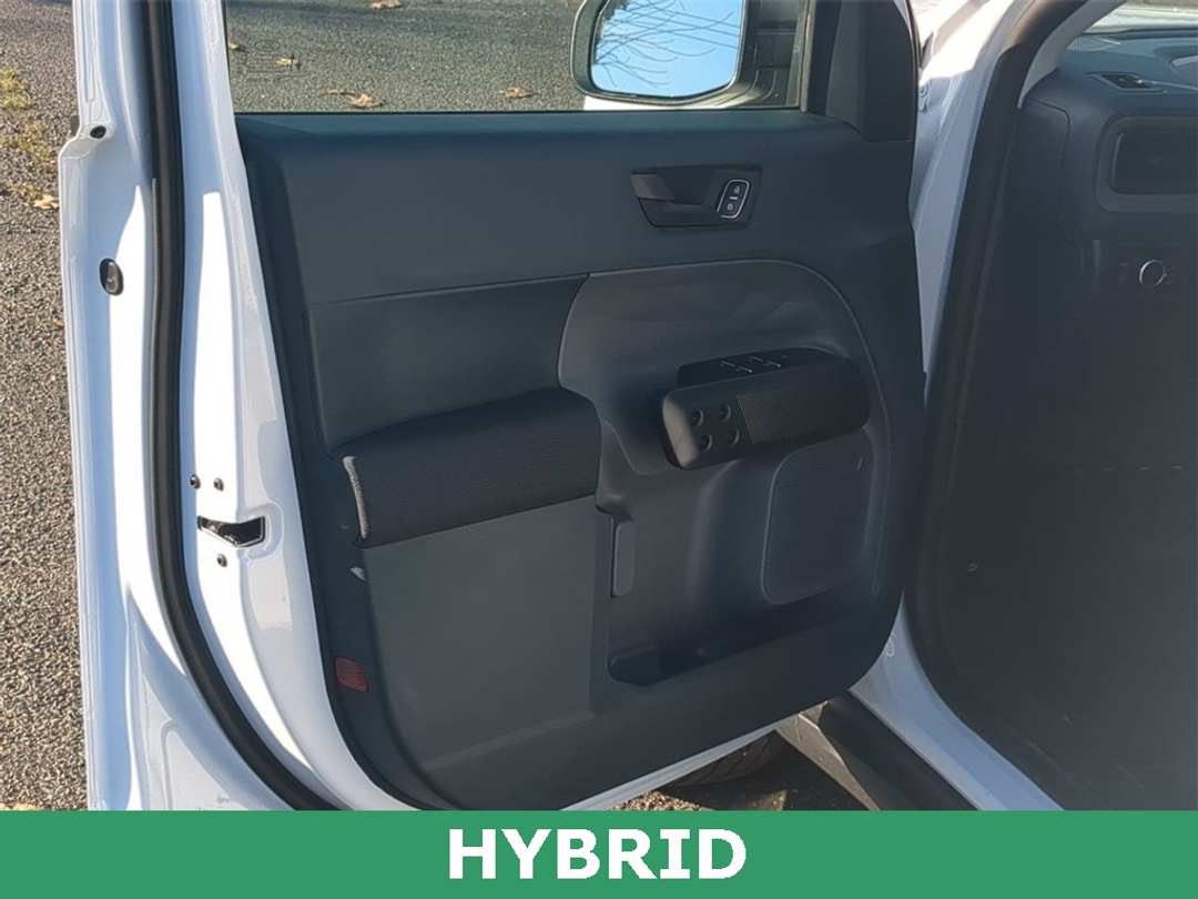 2025 Ford Maverick XL - Image 9