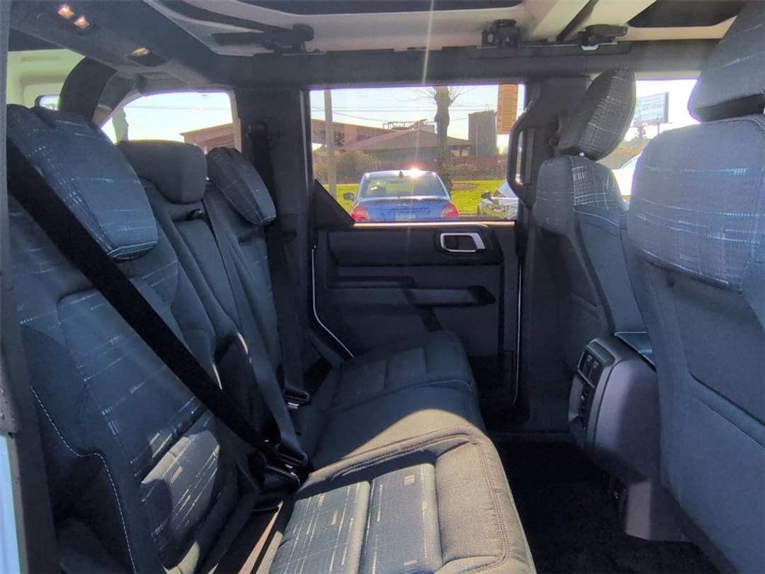 2025 Ford Bronco Heritage Edition - Image 27