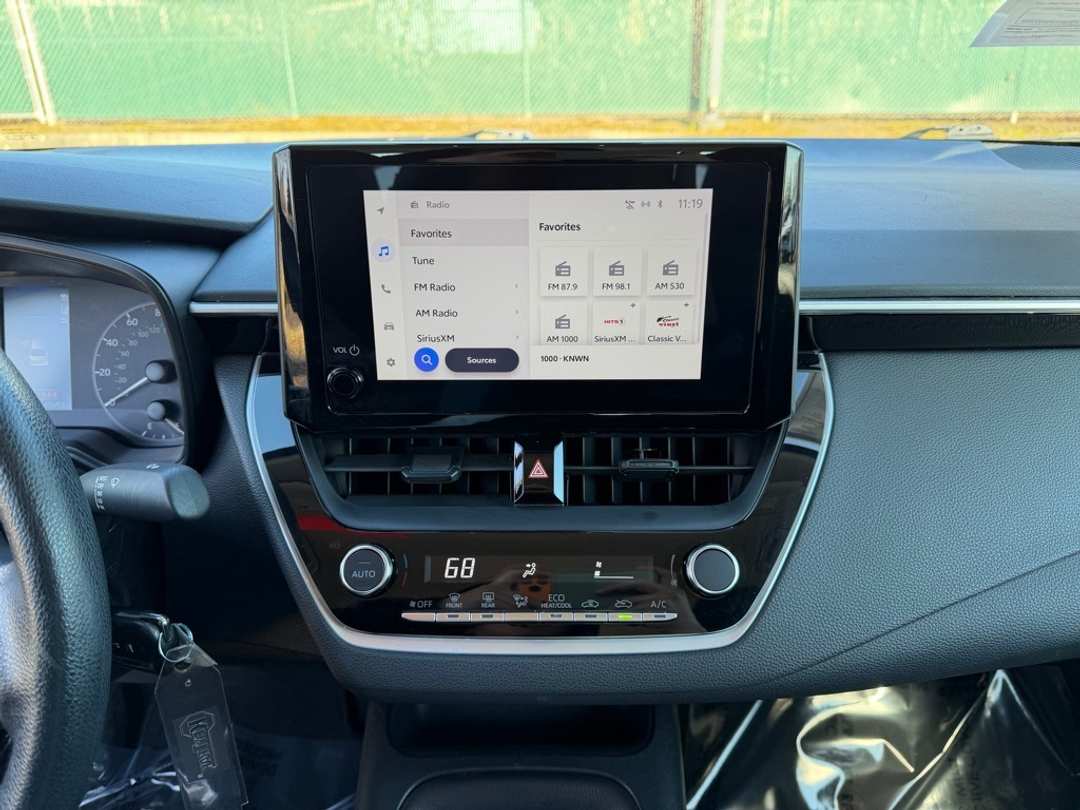 2024 Toyota Corolla LE - Image 21