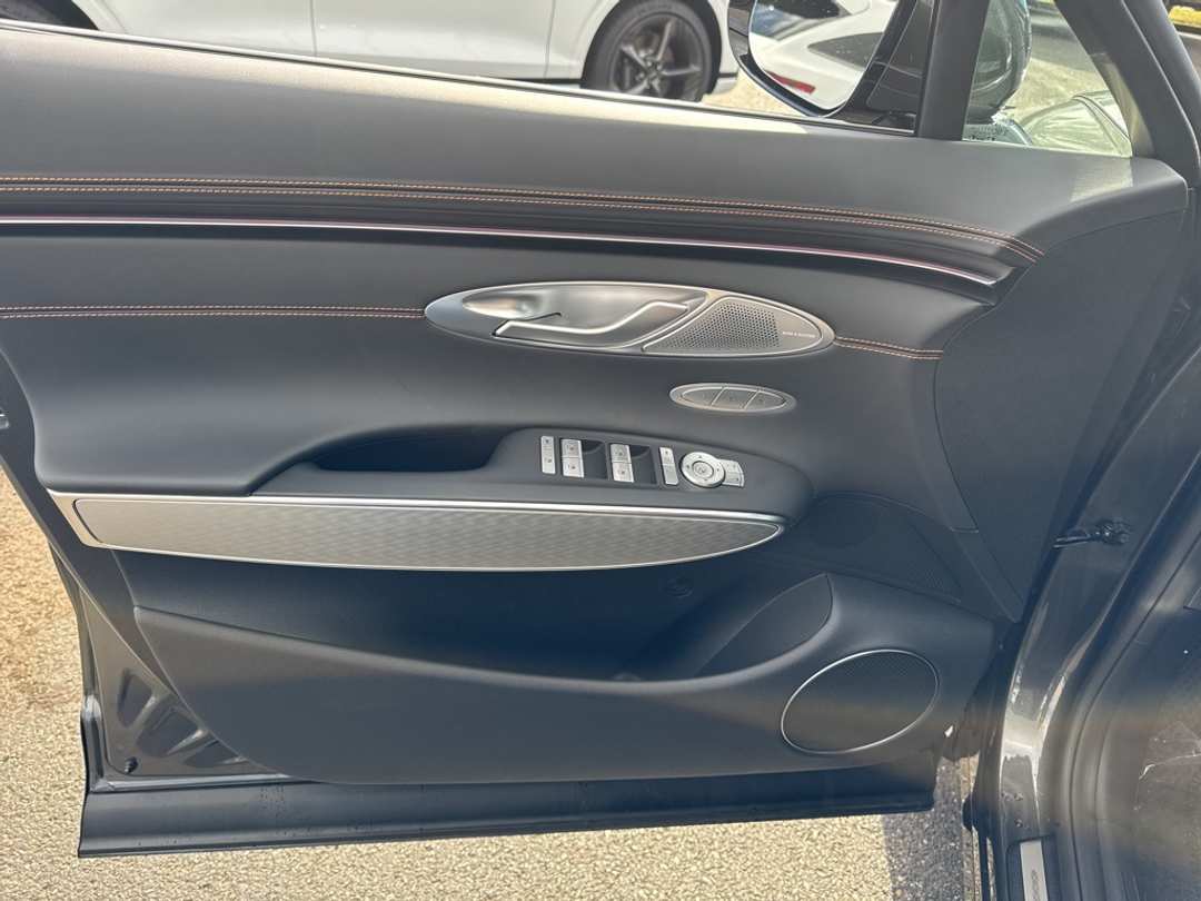 2026 Genesis Gv70 2.5T Sport Prestige - Image 17