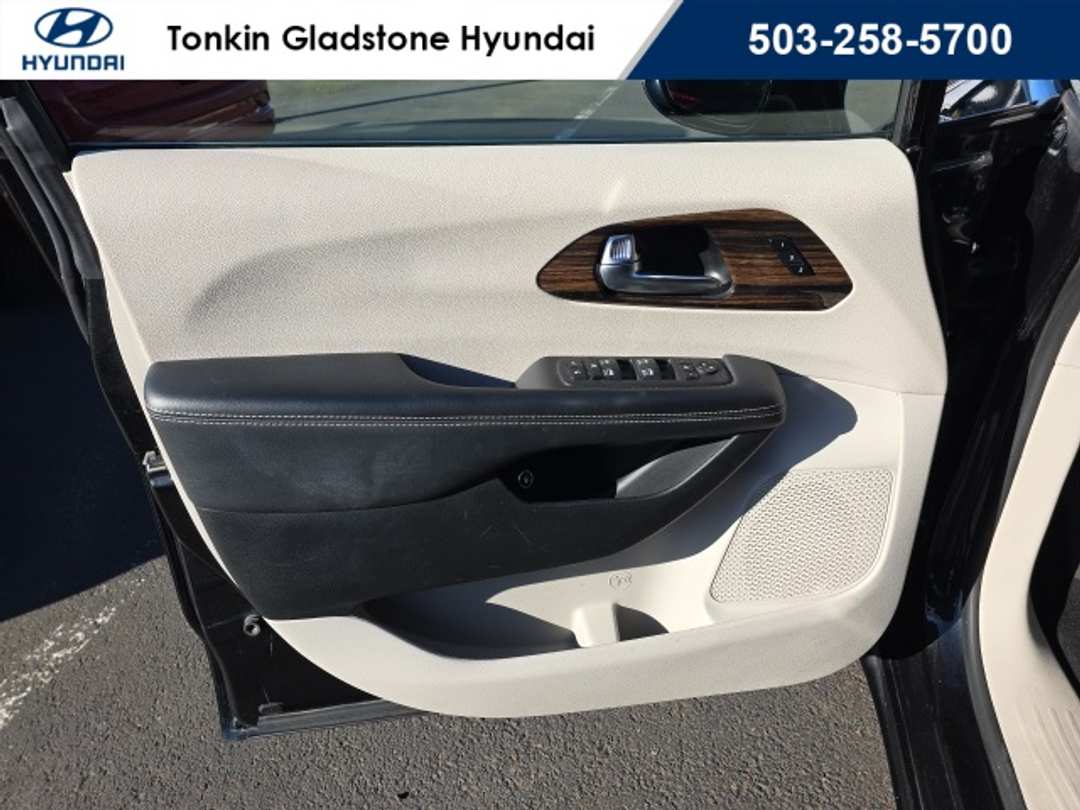 2023 Chrysler Pacifica Limited - Image 8