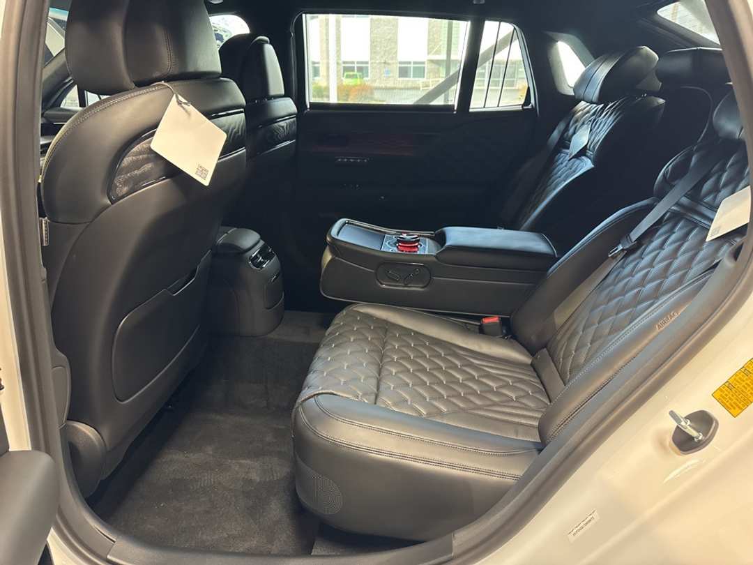 2026 Genesis G90 3.5T eSC - Image 41