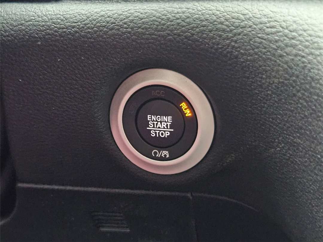 2026 Chrysler Pacifica Select - Image 17