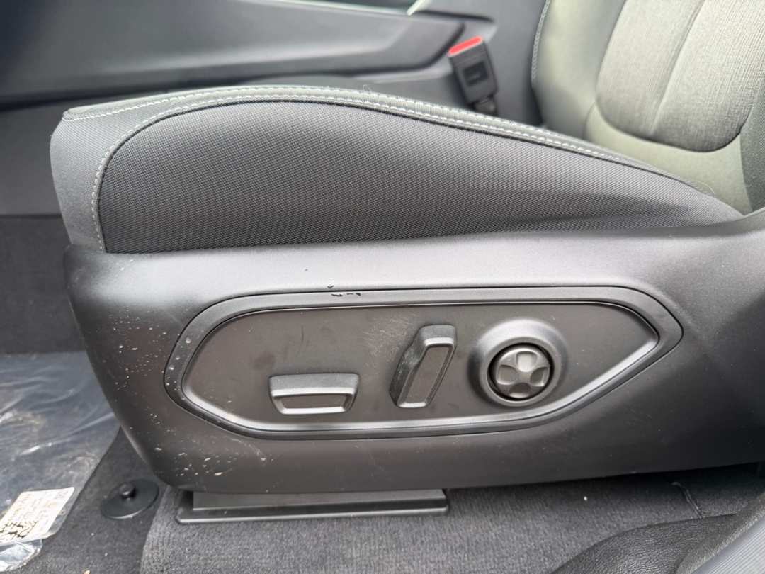 2025 Jeep Grand Cherokee Laredo X - Image 15