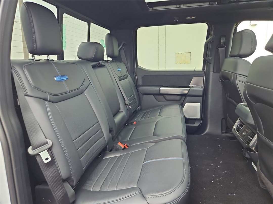 2026 Ford F-250Sd Platinum - Image 30