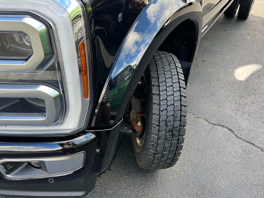 2026 Ford F-450Sd Platinum - Image 3