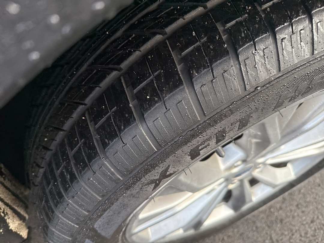 2020 Ford Explorer XLT - Image 10