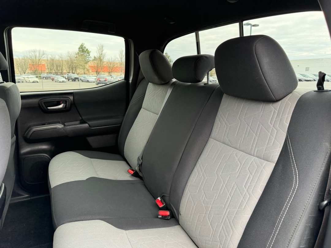 2020 Toyota Tacoma TRD Sport - Image 31