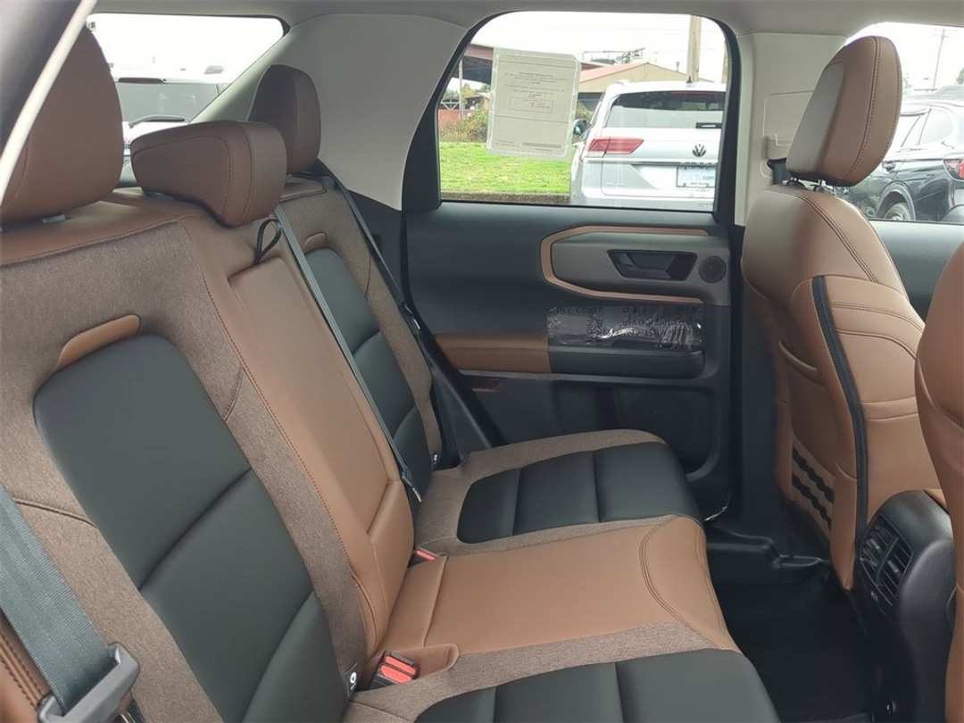 2025 Ford Bronco Sport Outer Banks - Image 29