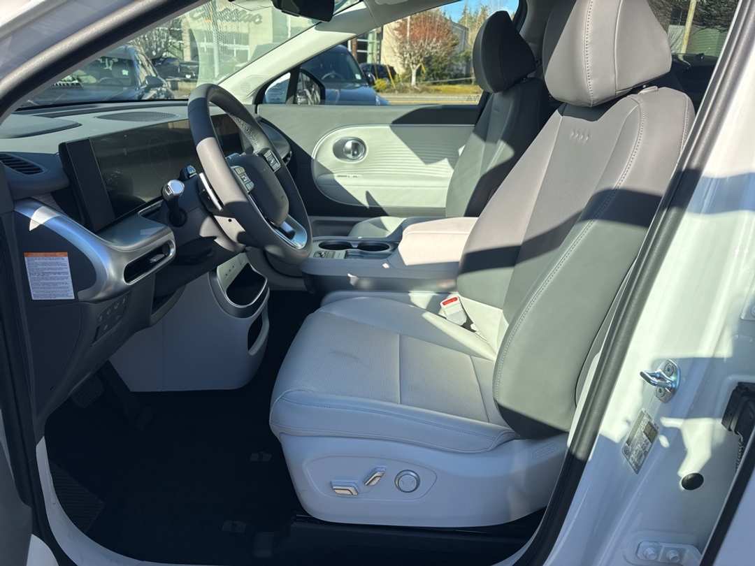 2026 Hyundai Ioniq 9 SEL - Image 17