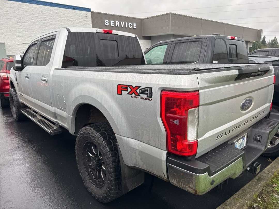 2017 Ford F-350Sd Lariat - Image 3