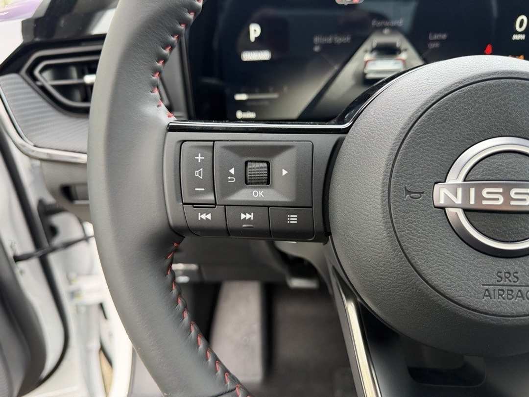 2026 Nissan Kicks SR - Image 16