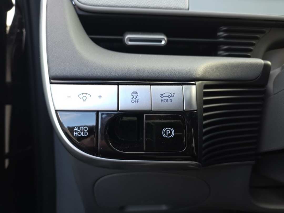 2022 Hyundai Ioniq 5 Limited - Image 11