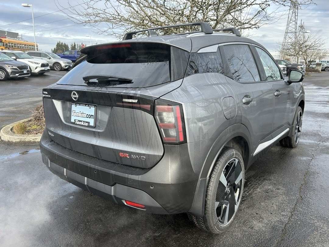 2025 Nissan Kicks SR - Image 5